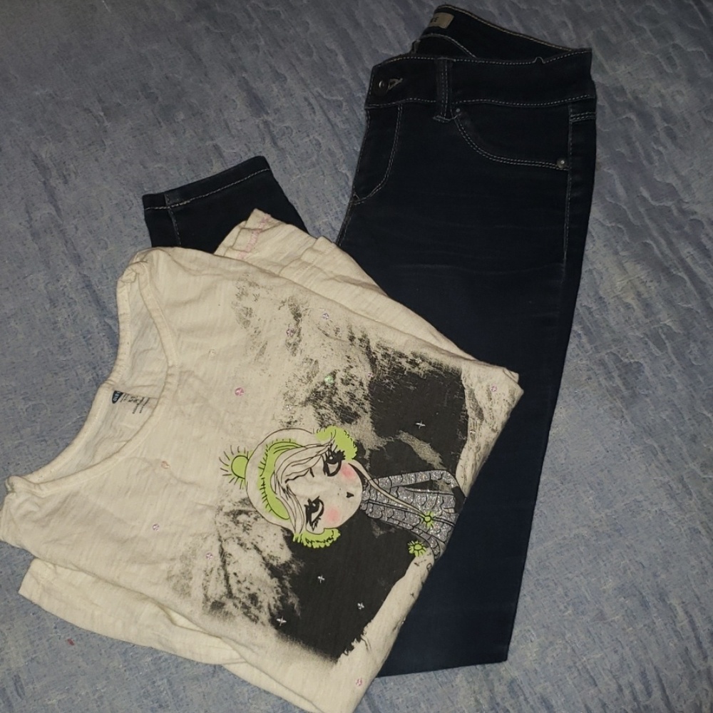 Awesome Girls Outfit !!